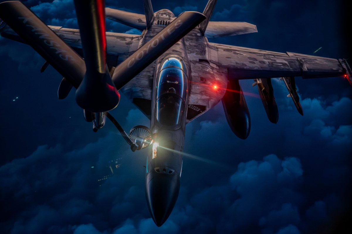 Se estrella avión cisterna de EEUU en Irak en plena «Operación Furia Épica»