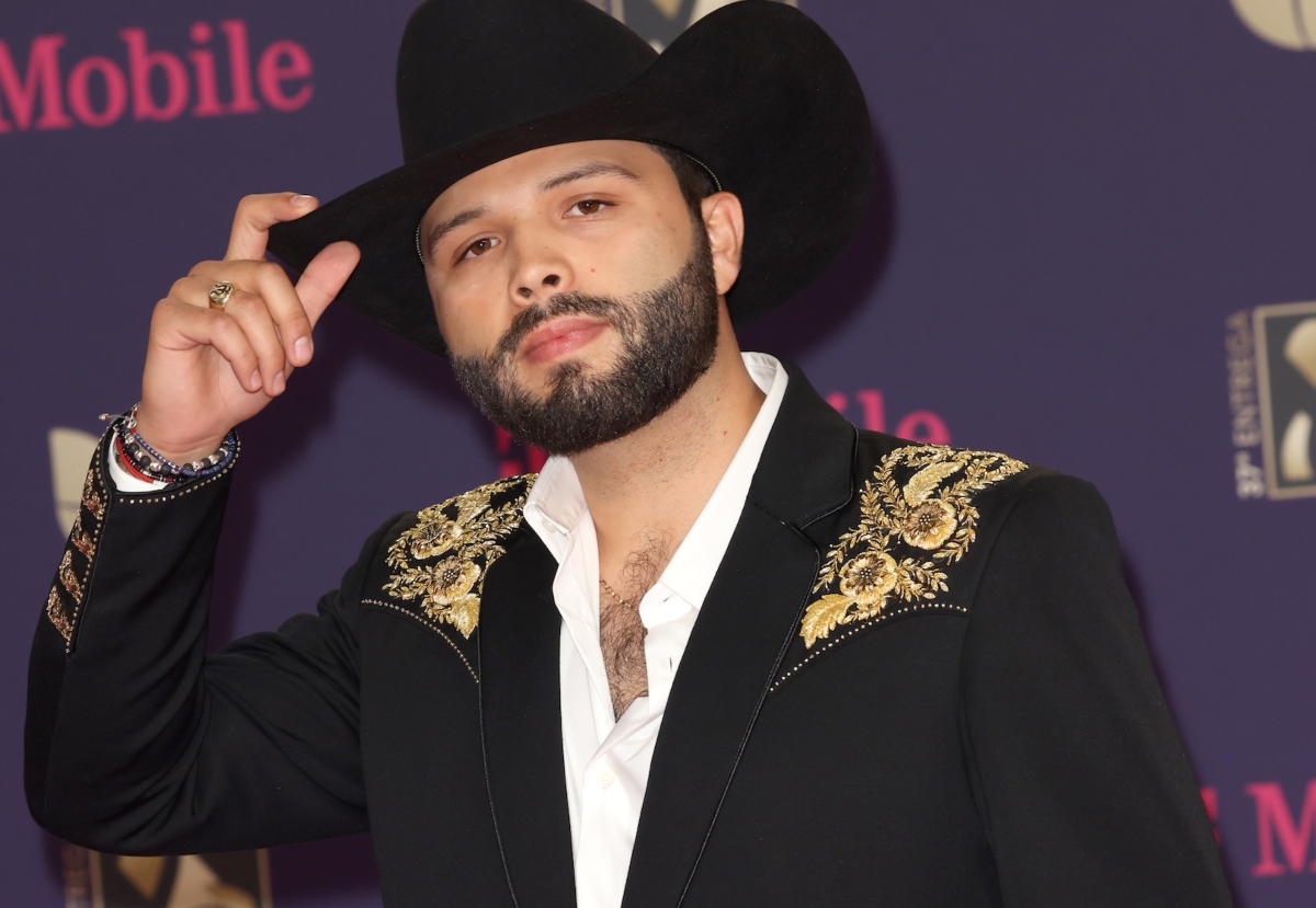 ¡Muy enamorado! Leonardo Aguilar presume a su novia