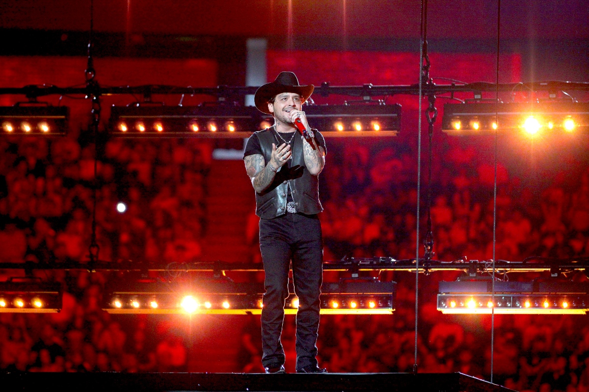 ¿Le robaron dinero sus papás? Nuevo escándalo en la vida de Christian Nodal