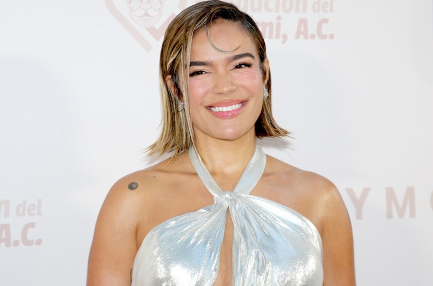Karol G posa para Playboy con poca ropa
