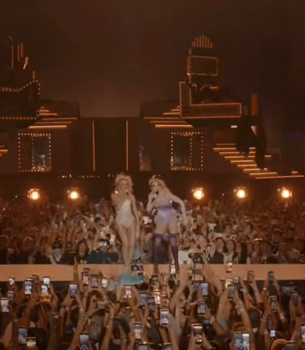 Madonna sorprende junto a Sabrina Carpenter en Coachella