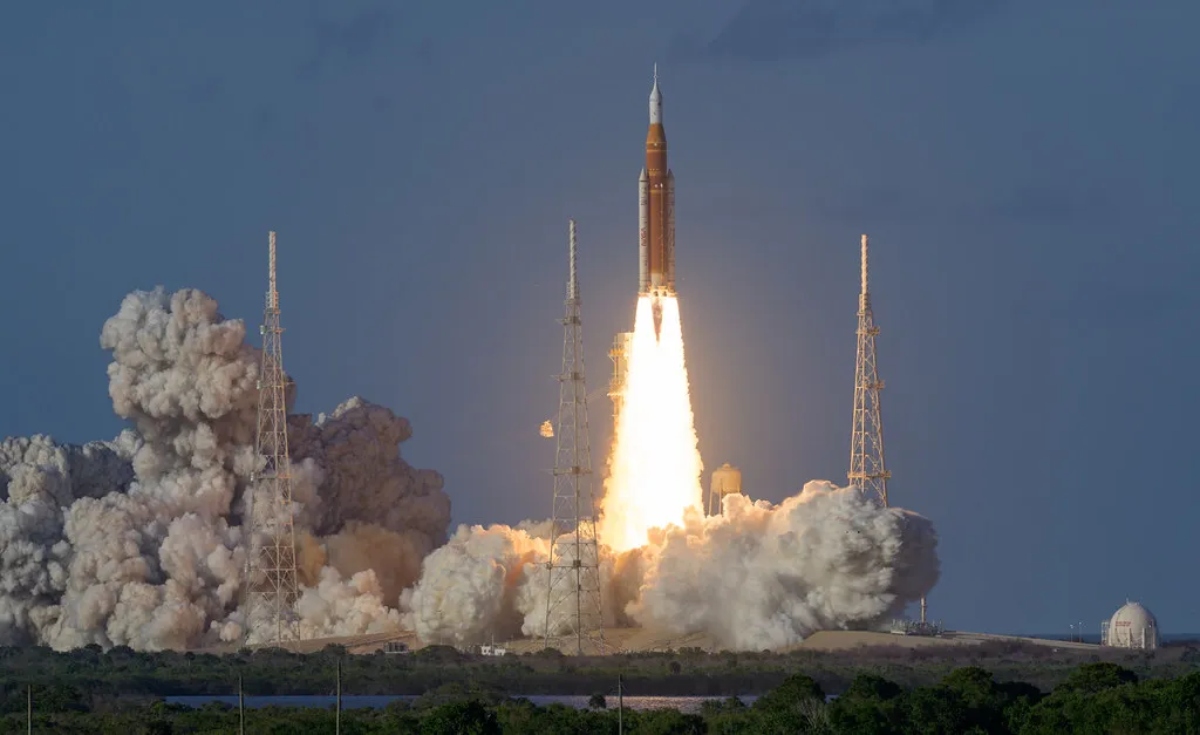 Artemis II ya viaja a la Luna tras superar minutos de terror y problema con el baño