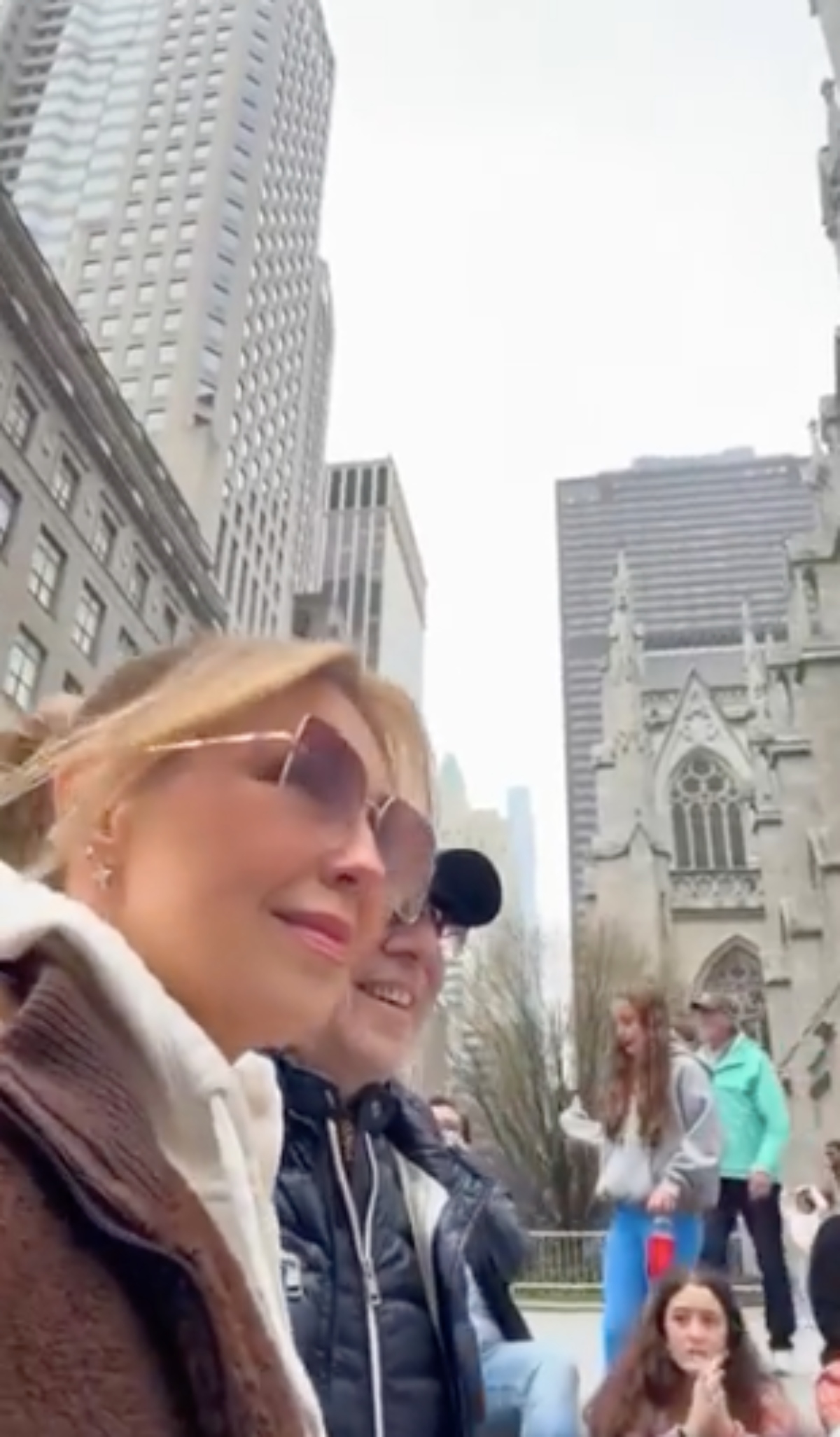 Thalía y Tommy Mottola en la catedral