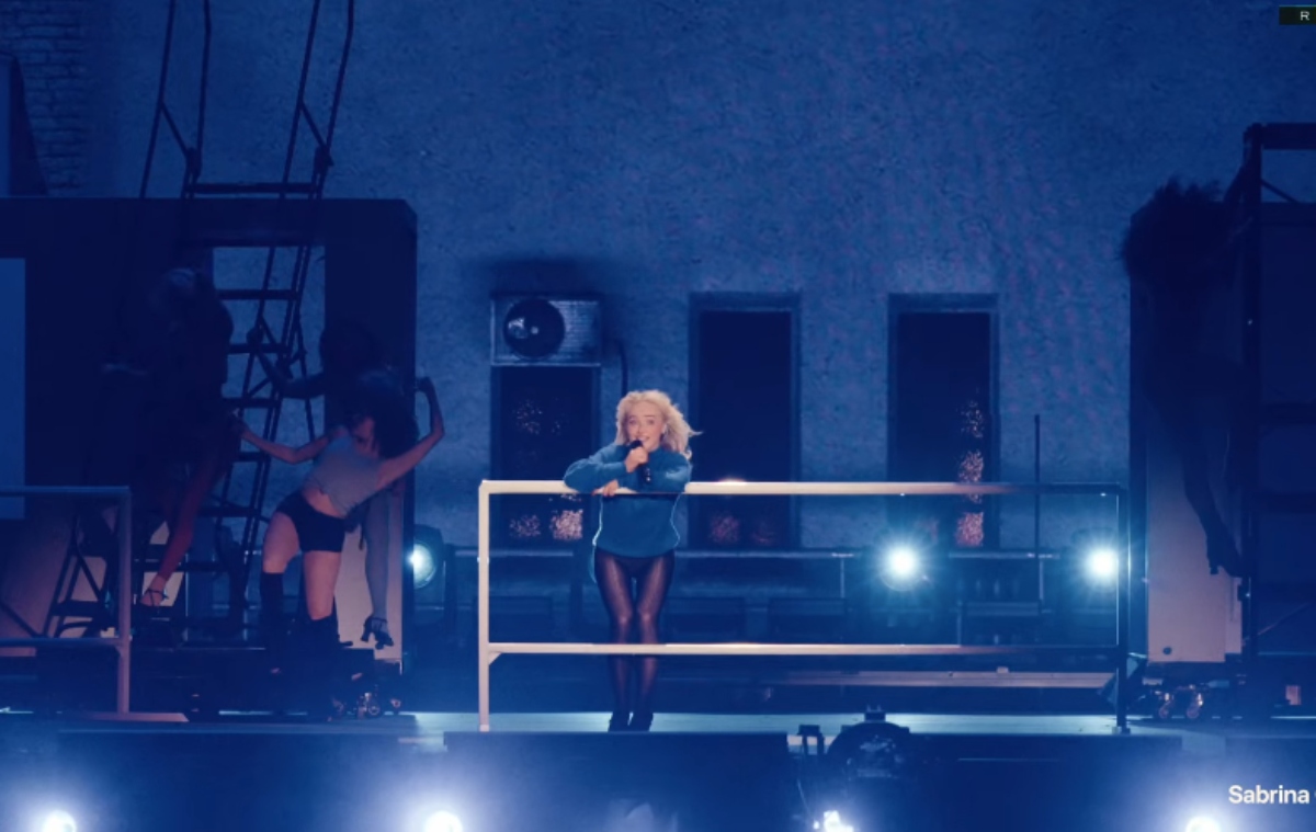 Sabrina Carpenter triunfa en Coachella
