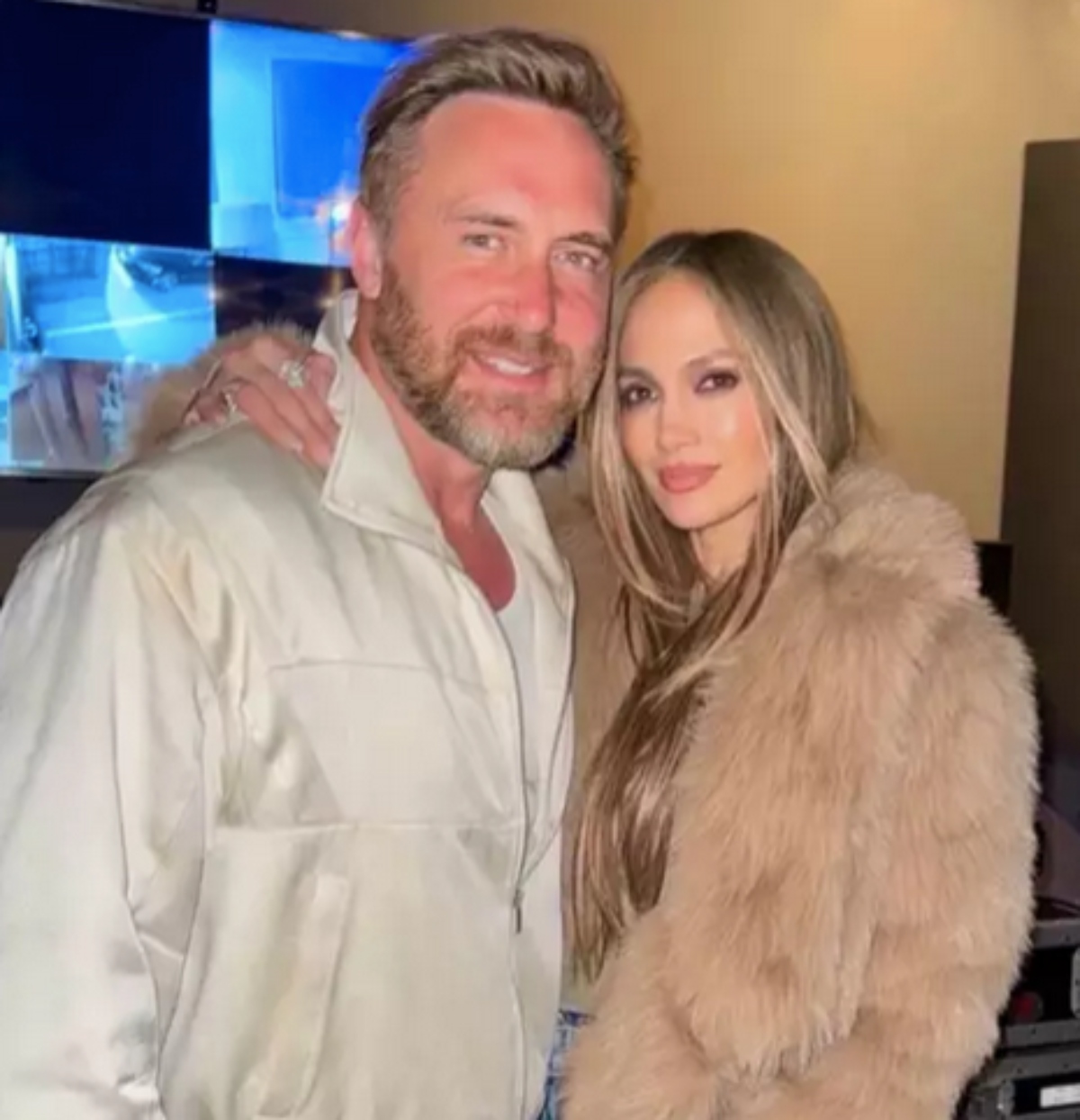 Jennifer López aparece de sorpresa en Coachella