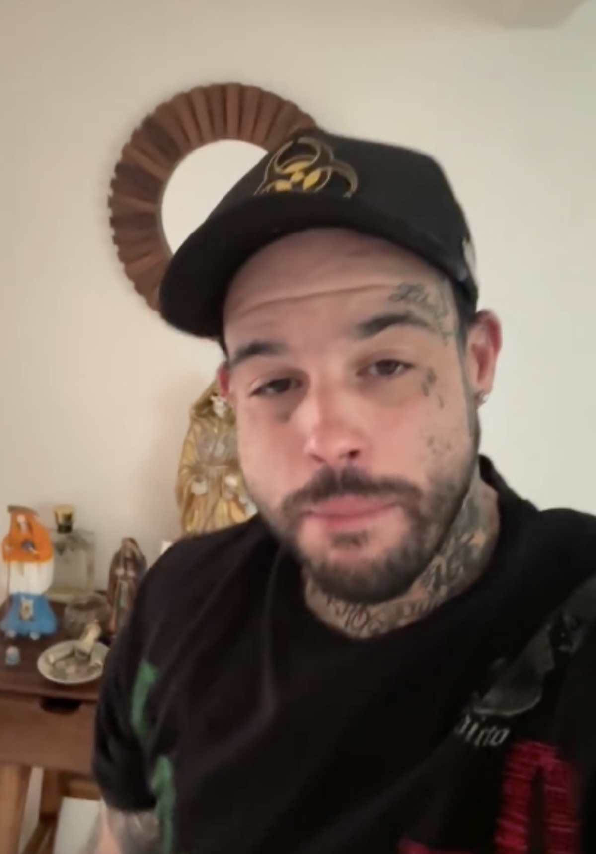 Emiliano Aguilar reta a pelea de box a Christian Nodal