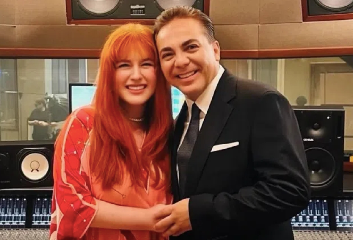 Cristian Castro estrena novia
