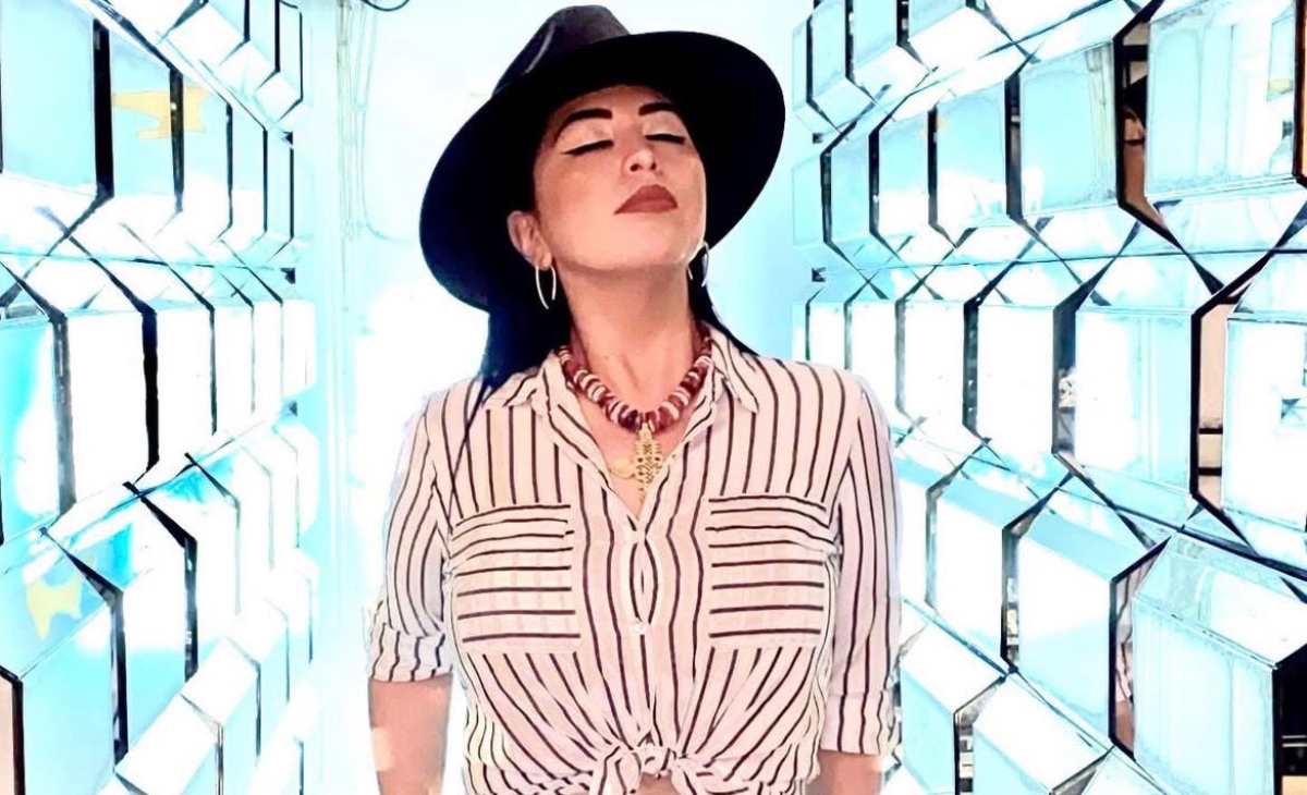 Mamá de Christian Nodal elimina fotos