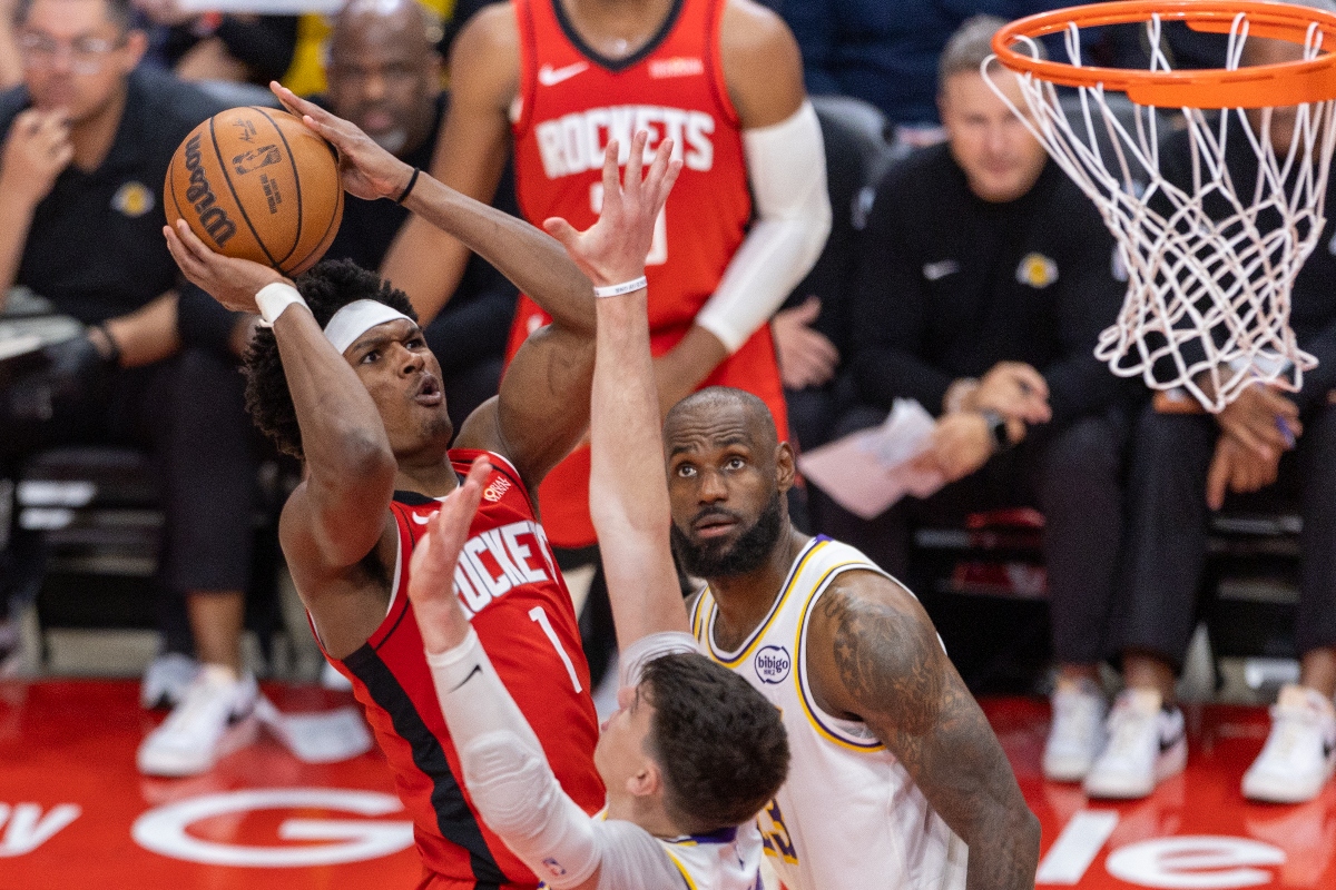 ¡Siguen con vida! Rockets aplastan 115-96 a Lakers