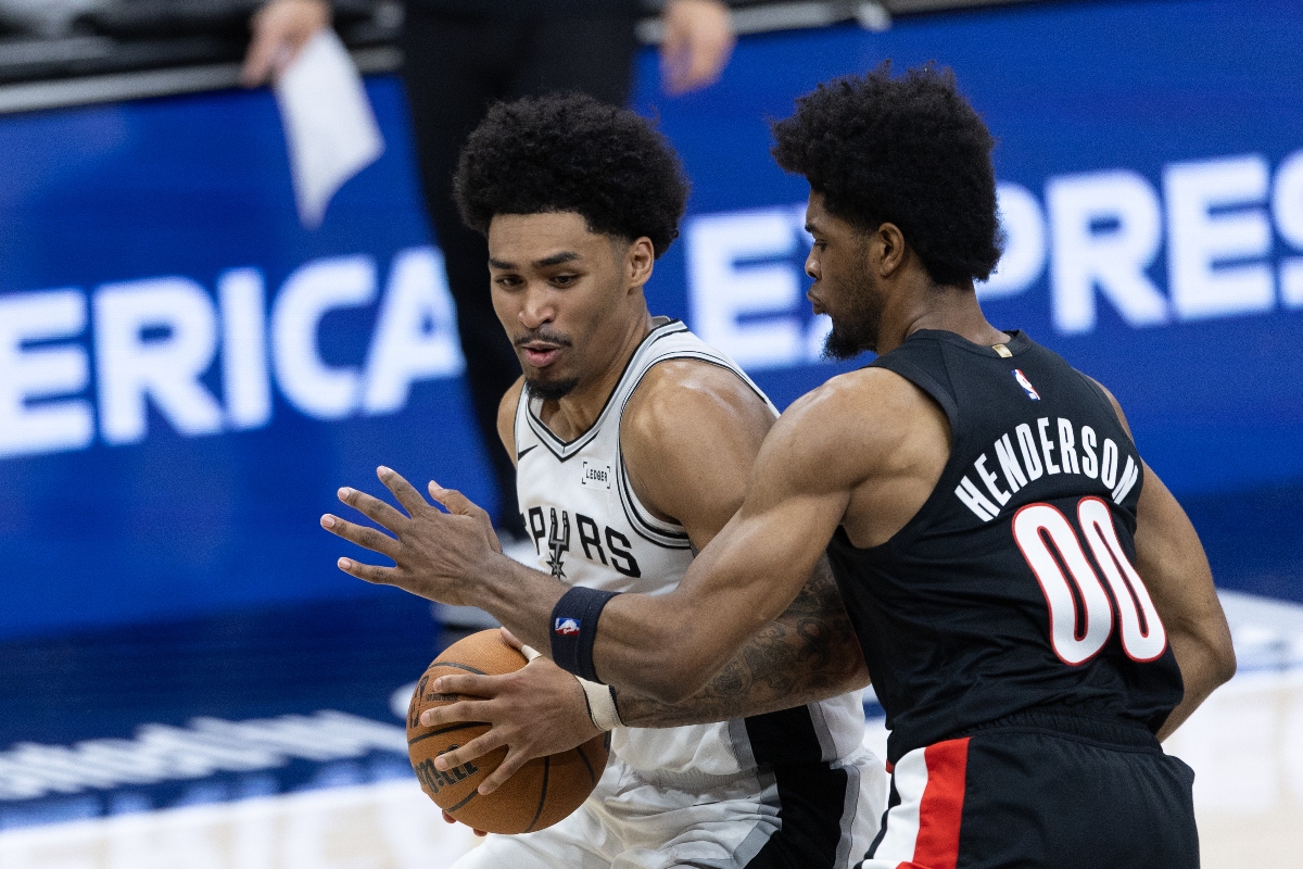 Spurs responden sin Wembanyama: Castle y Harper brillan