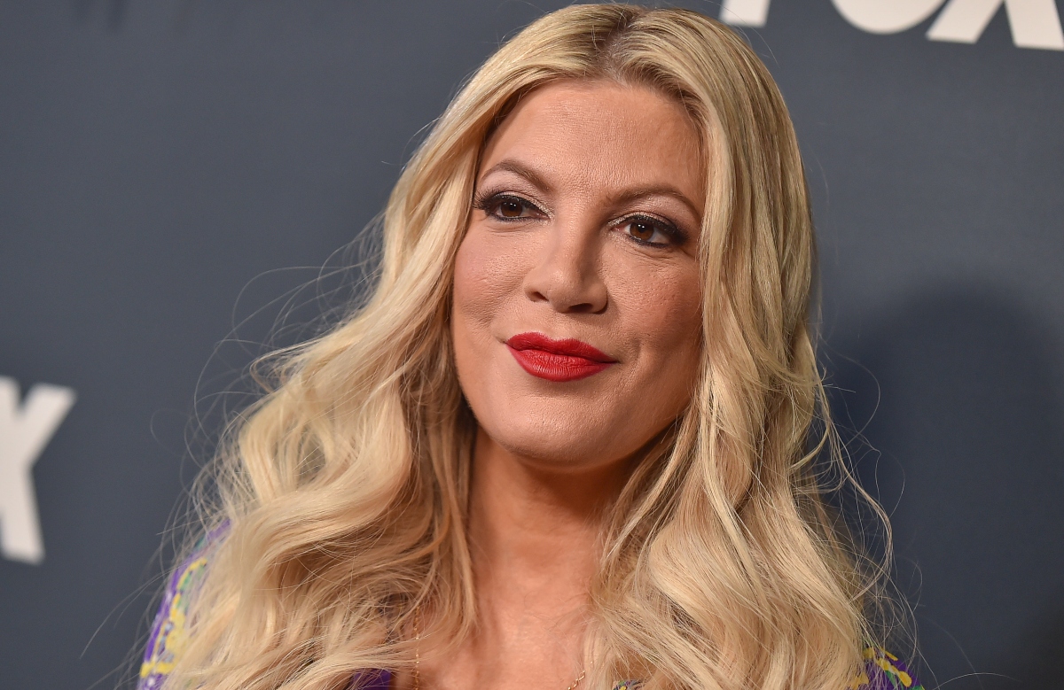 La actriz Tori Spelling sufre accidente de coche con 7 niños a bordo