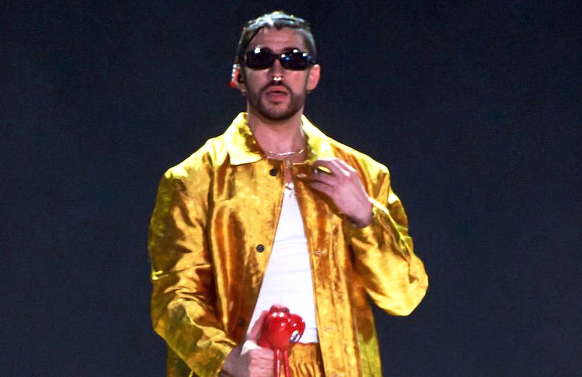 Bad Bunny aparece ‘envejecido’ en la MET Gala y se roba las miradas