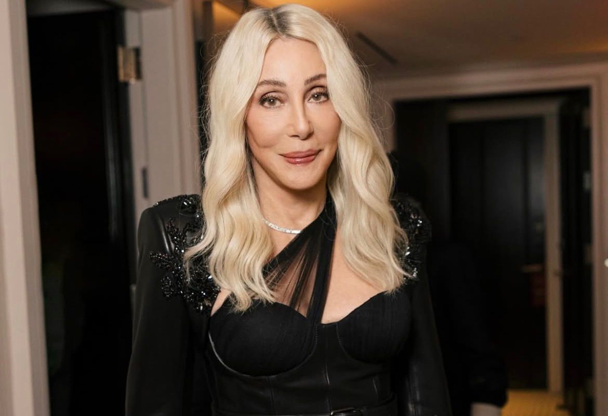 Cher llega a sus 80 años luciendo mejor que nunca