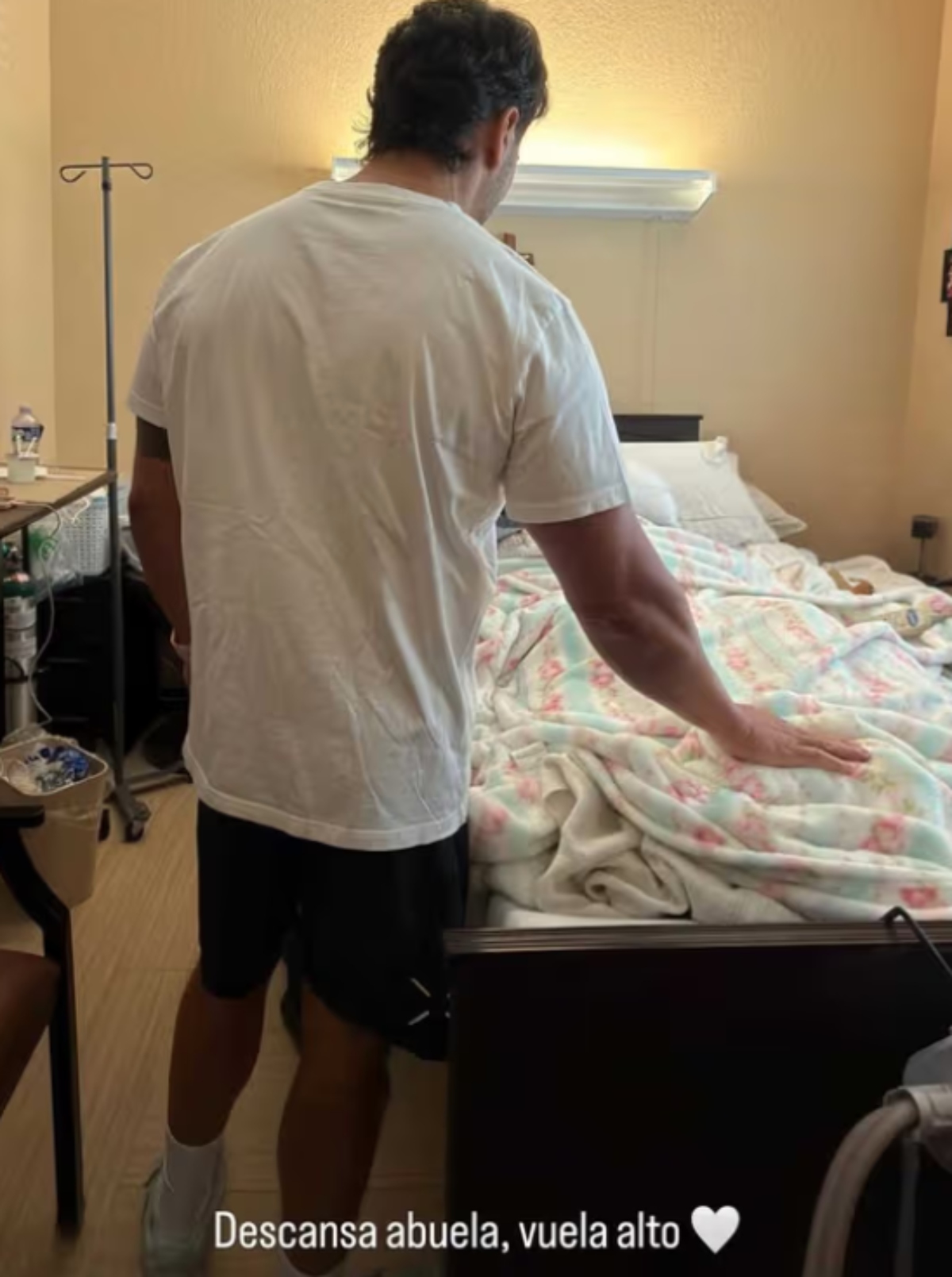 Luis Fonsi está de luto por la muerte de su abuela 
