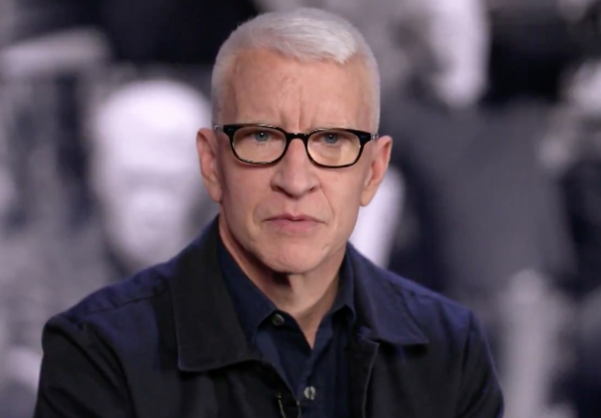 Anderson Cooper se despidió del programa ’60 Minutes’ luego de 20 años al frente