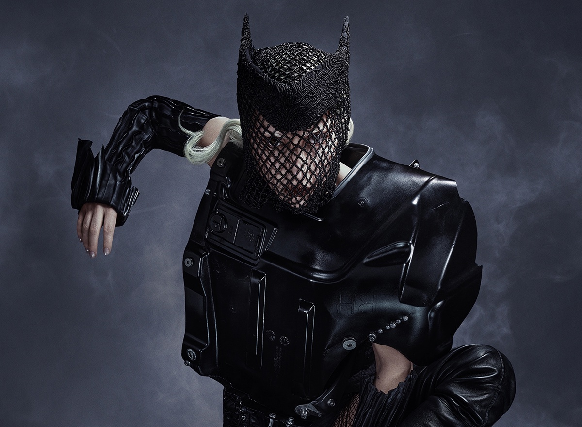 El funeral de una era: Lady Gaga entierra ‘MAYHEM’ con un rito sombrío y futurista