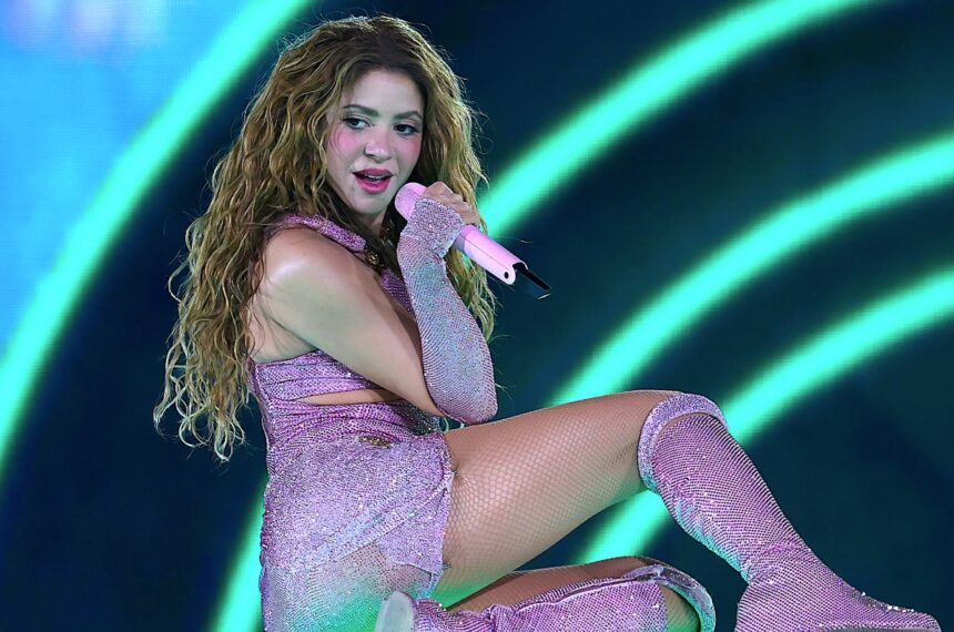 Shakira confirms that she is single and focused on her children