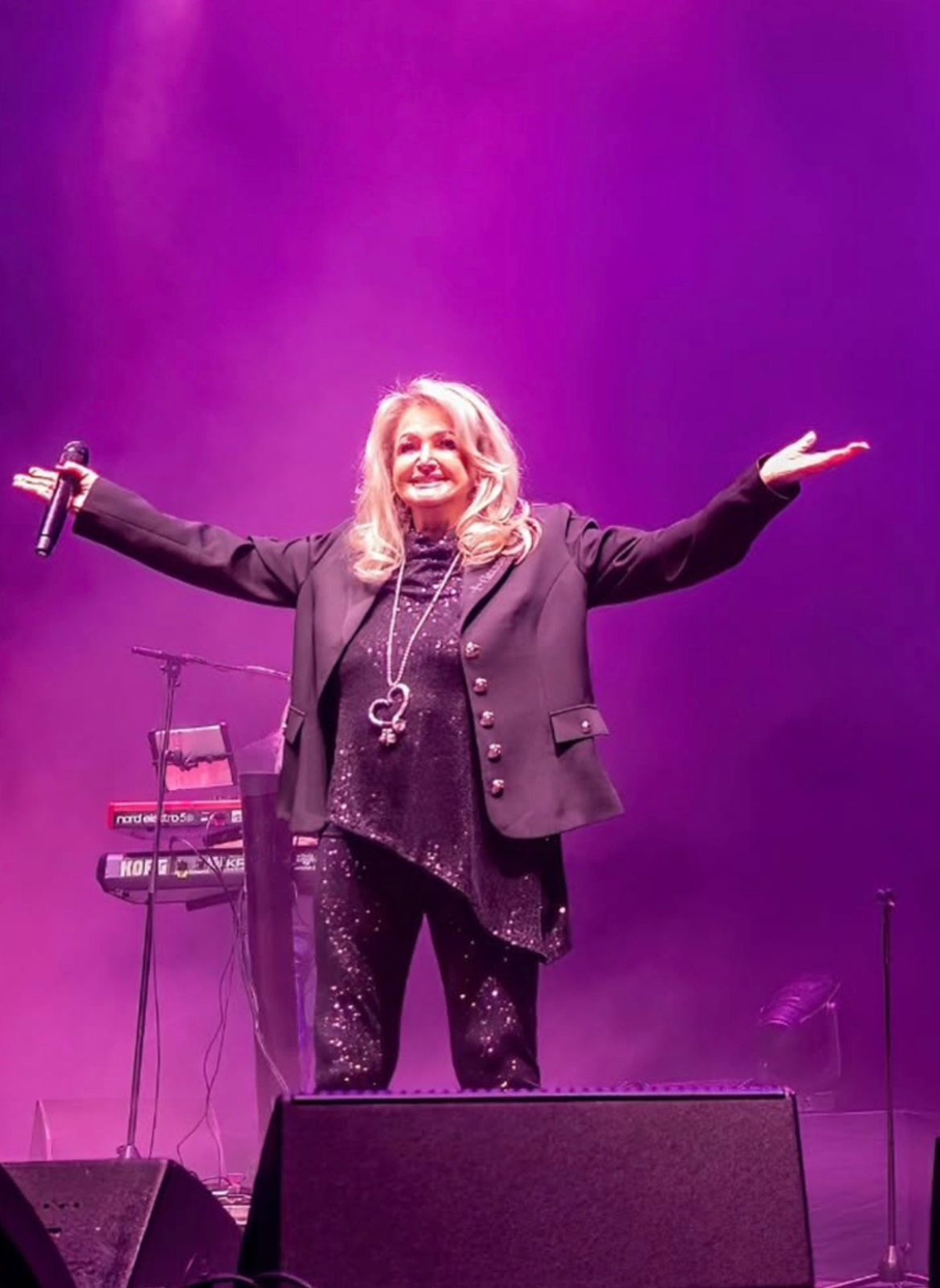 Singer Bonnie Tyler is still in serious condition  