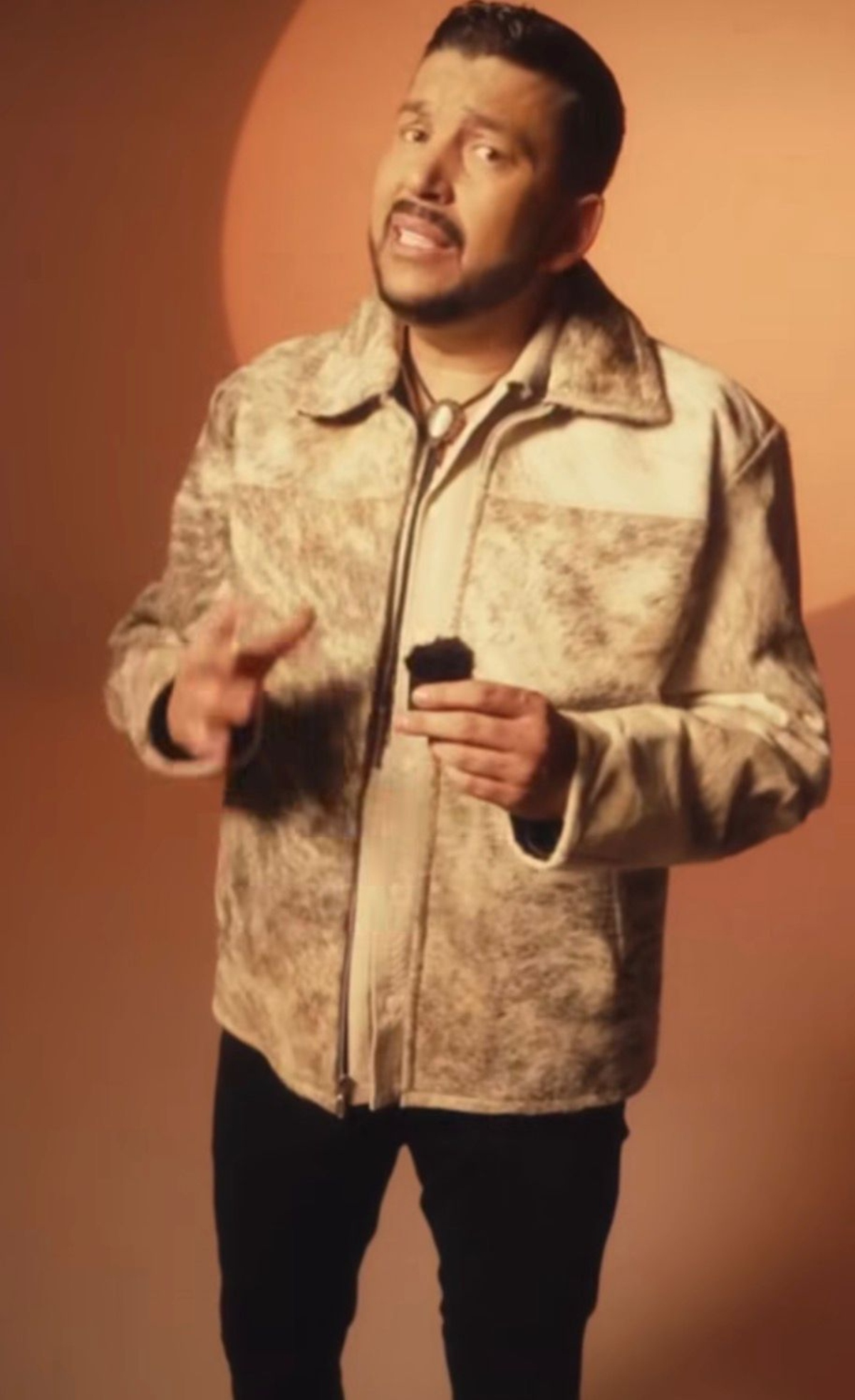 Luis Ángel “El Flaco” une a México y Colombia en nuevo álbum
