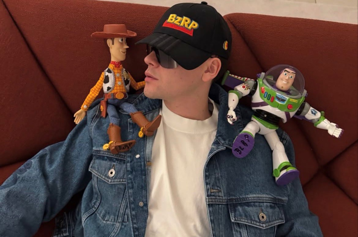 Bizarrap se une a Bad Bunny y a Taylor Swift para ‘Toy Story 5’
