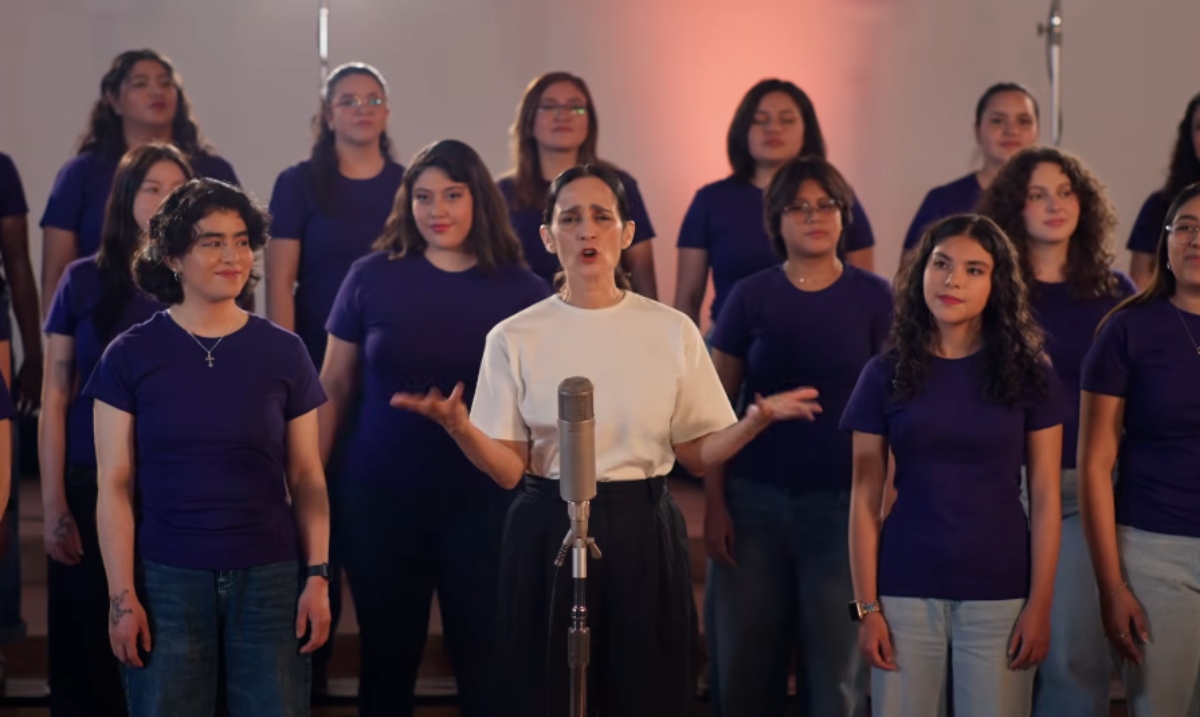 Julieta Venegas presenta su canción ‘La niña futbolista’ como himno del Mundial