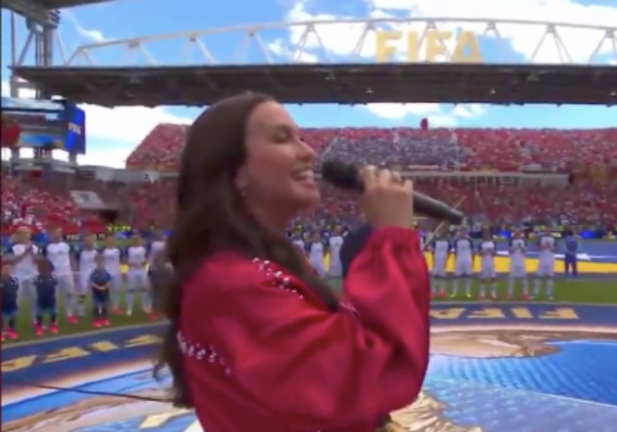Alanis Morissette y Michael Bublé se encargan de la inauguración del Mundial en Canadá