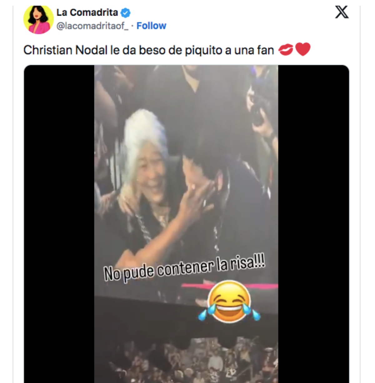 Christian Nodal le da inesperado beso en la boca a una fanática 
