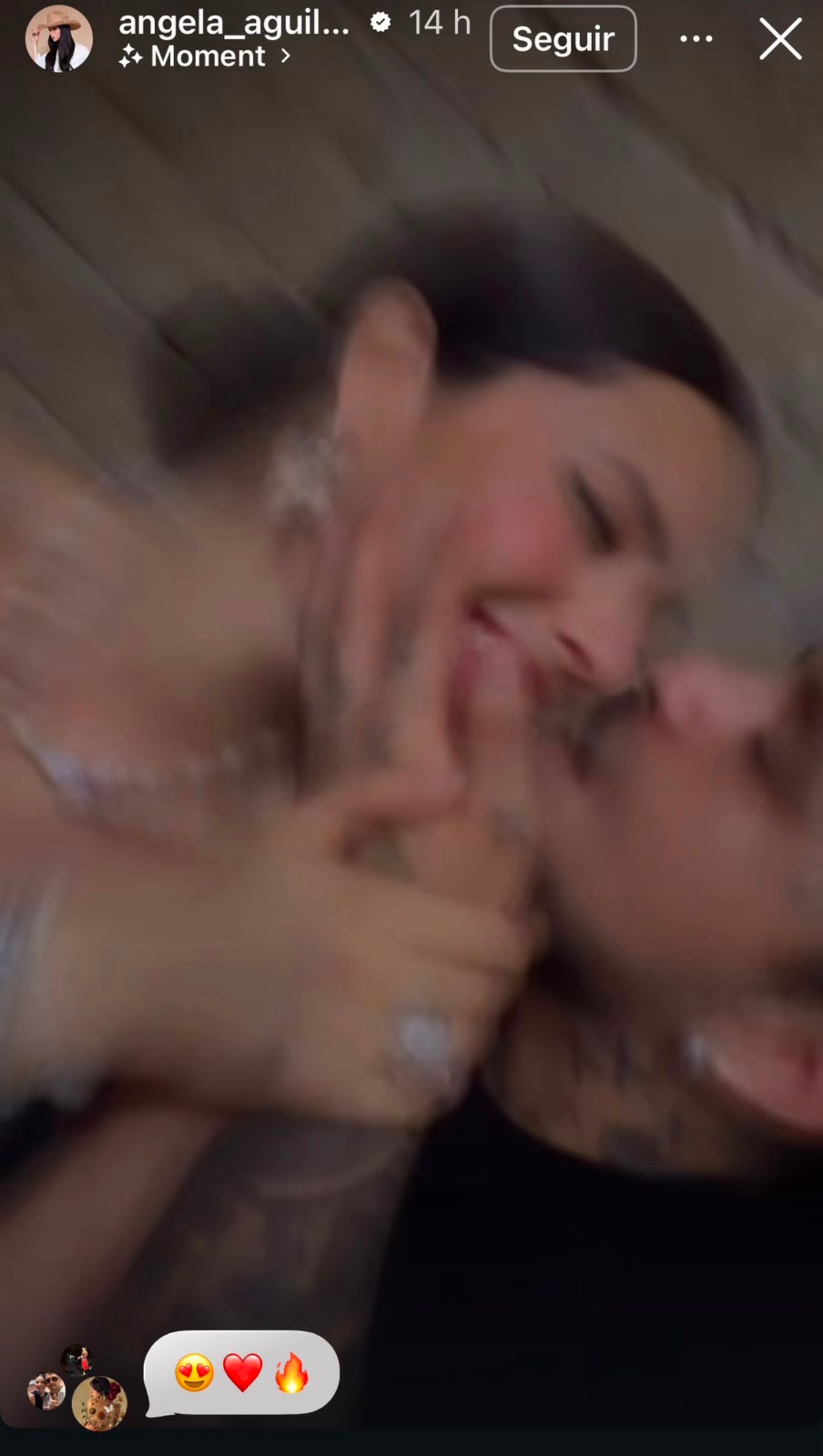 Ángela Aguilar y Christian Nodal se presumen comiéndose a besos