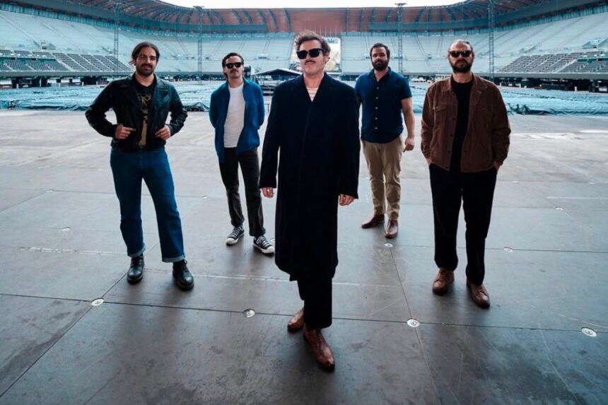 La banda mexicana Enjambre presenta su nuevo disco 'Daños Luz'