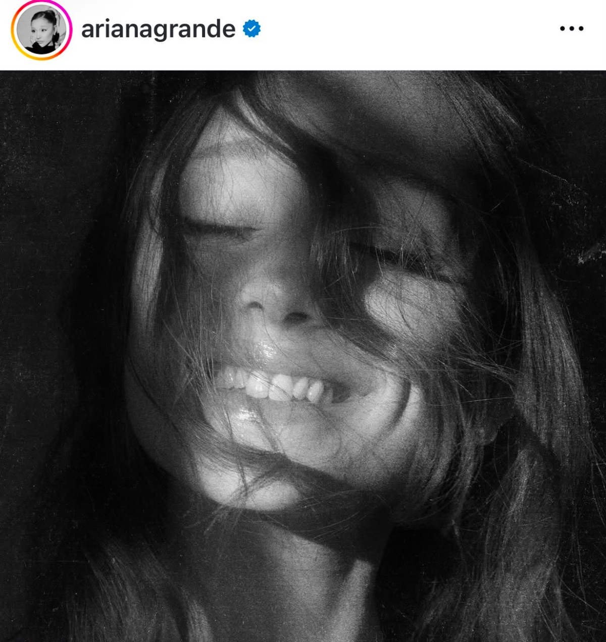 Ariana Grande revela el tracklist de su nuevo disco 'Petal'