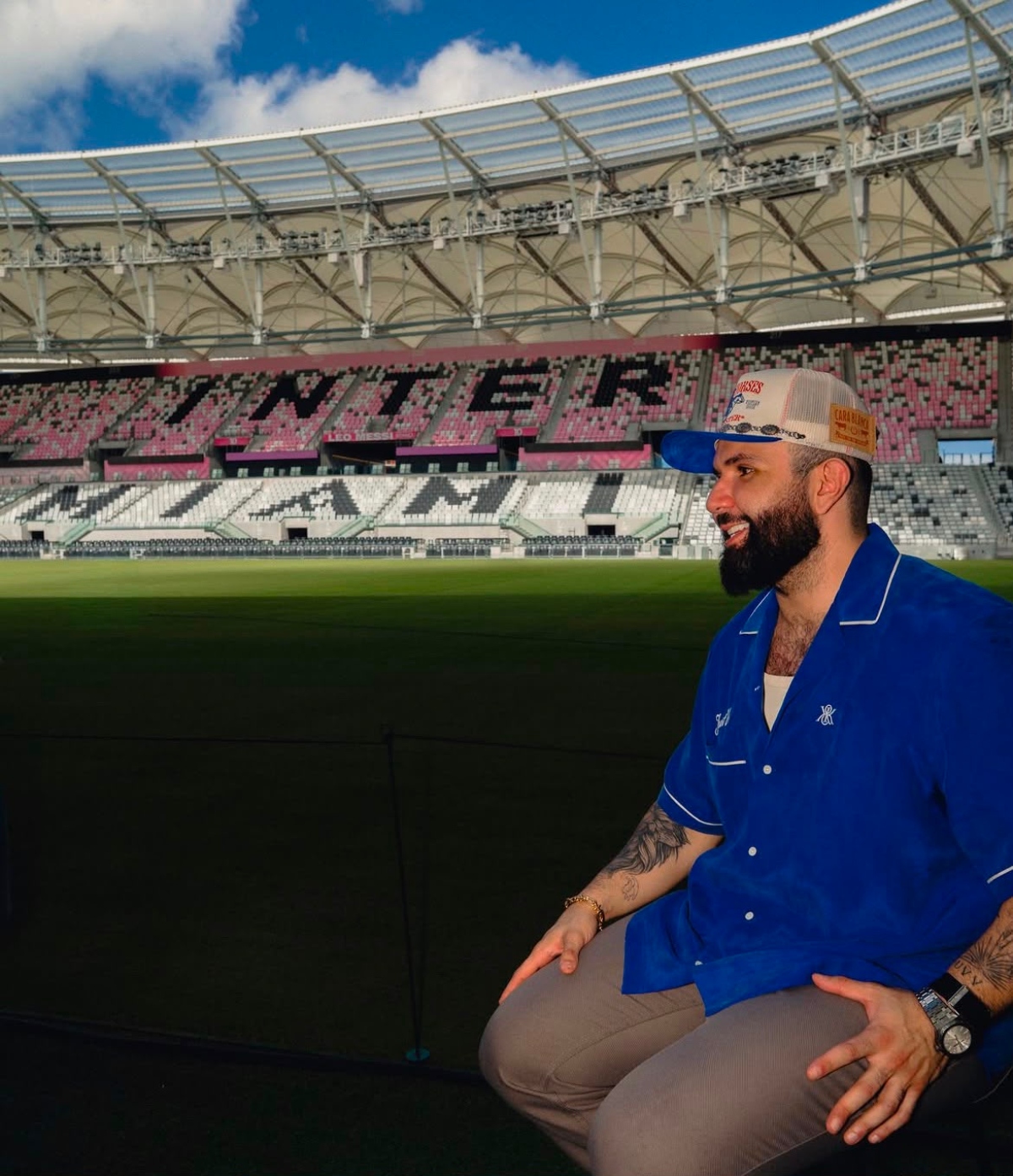 Carín León primer cantante en dar concierto en el Nu Stadium