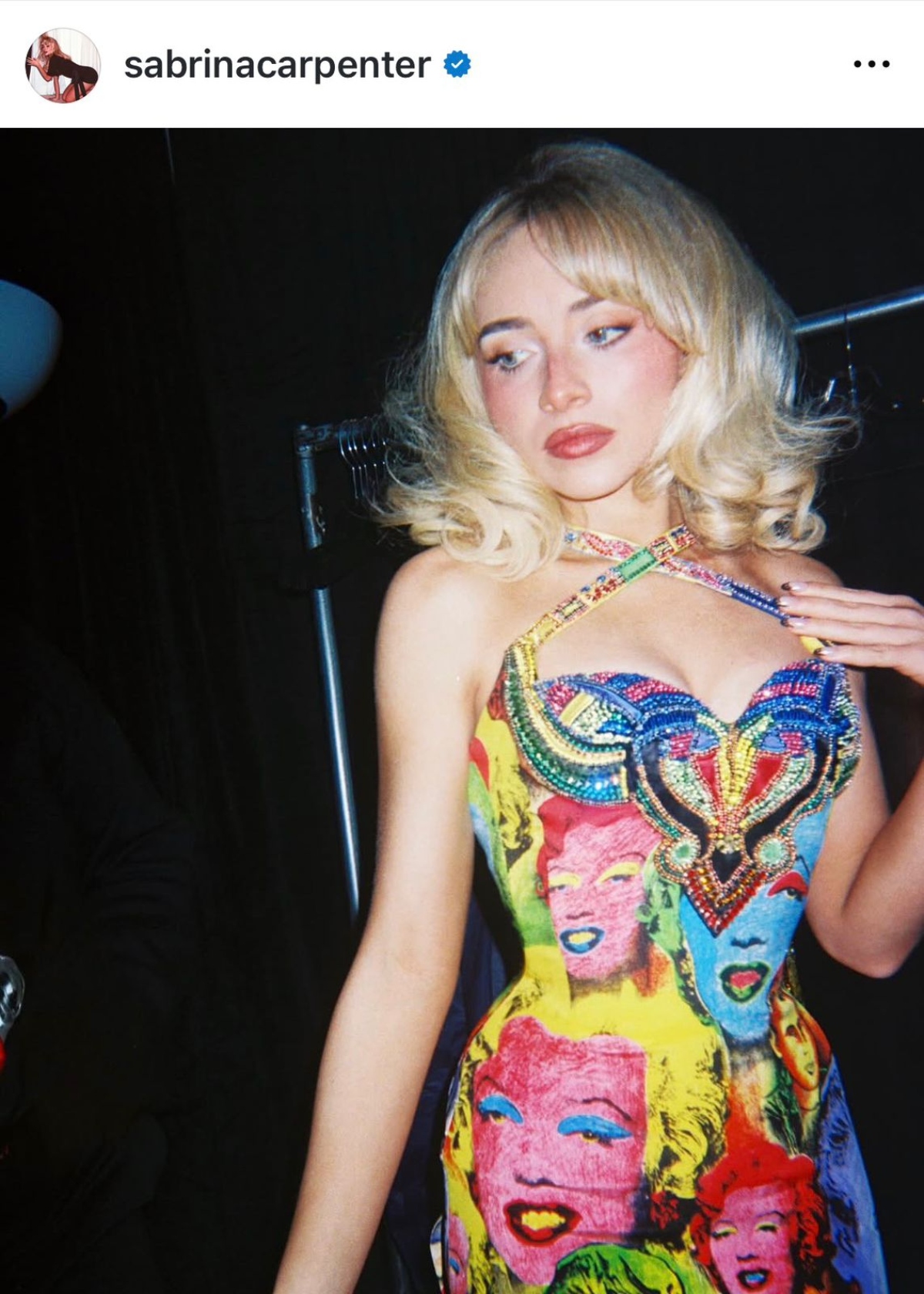 Sabrina Carpenter pide orden de alejamiento contra supuesto acosador