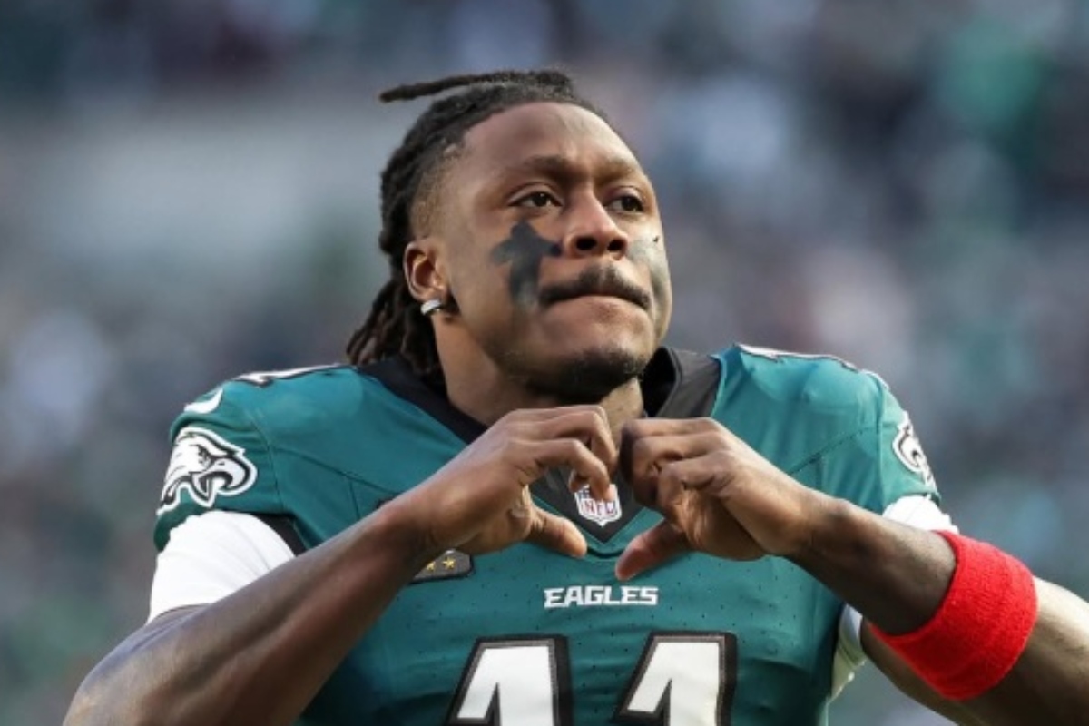 ¡Sacuden la NFL! A.J. Brown deja a los Eagles y llega a los Patriots