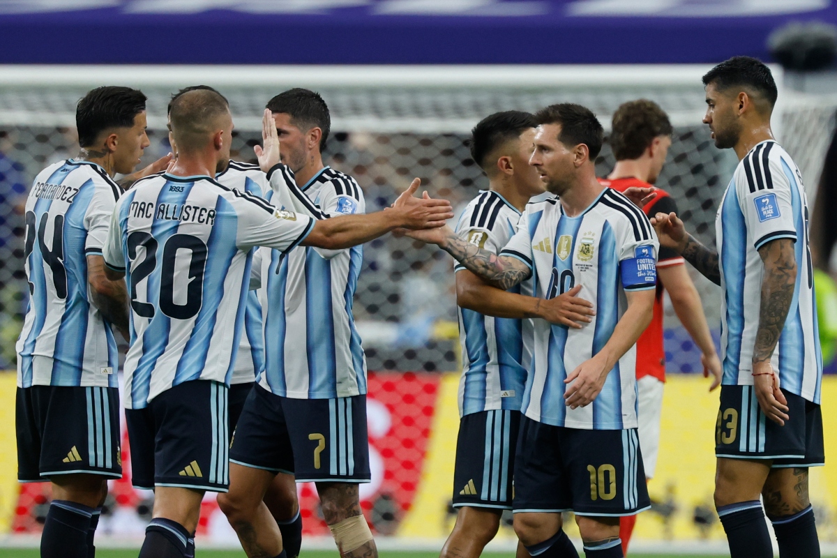 Messi agranda su leyenda: Argentina gana y clasifica