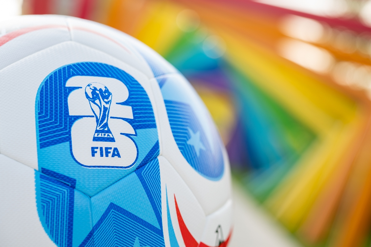 FIFA va por Juanito y Pique
