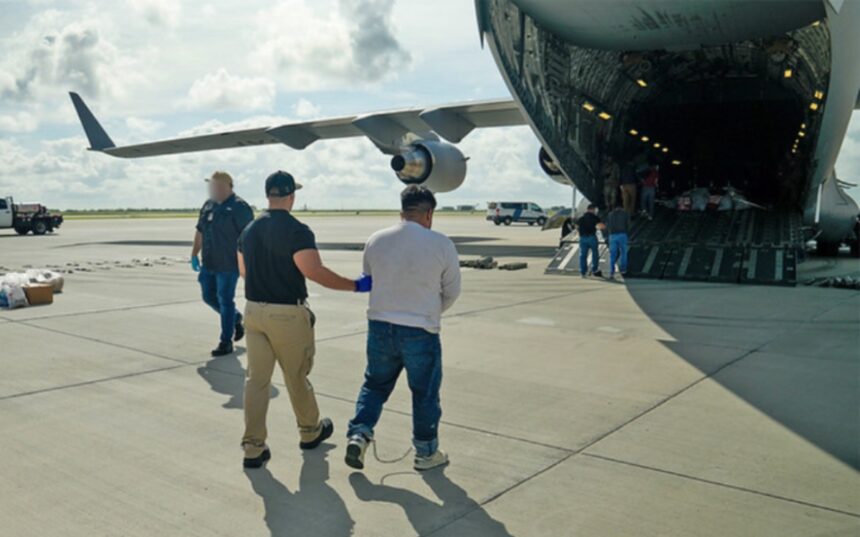 Judge Allows Expedited Deportations, Expedited Deportations, ICE, Nueva Onda