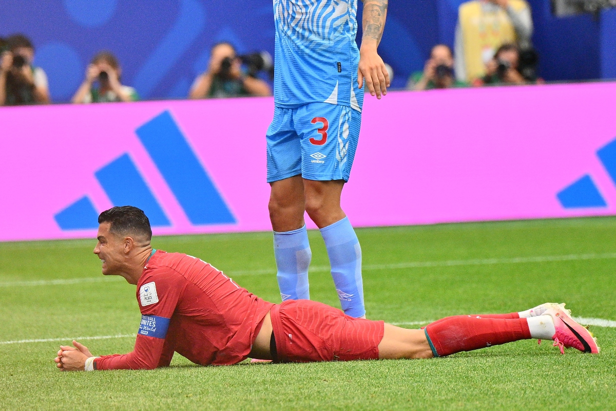 Portugal tropieza en su estreno