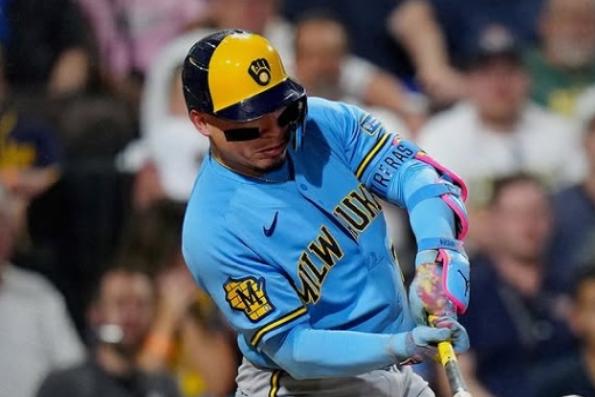 ¡Bombazo de William Contreras! El venezolano destroza la pelota con un jonrón de 463 pies