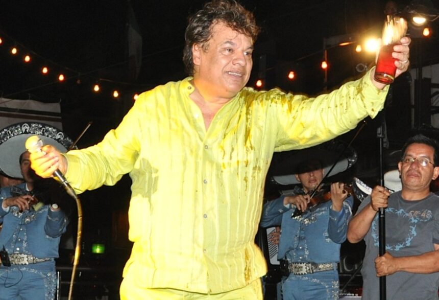 Juan Gabriel's popularity skyrockets thanks to the World Cup