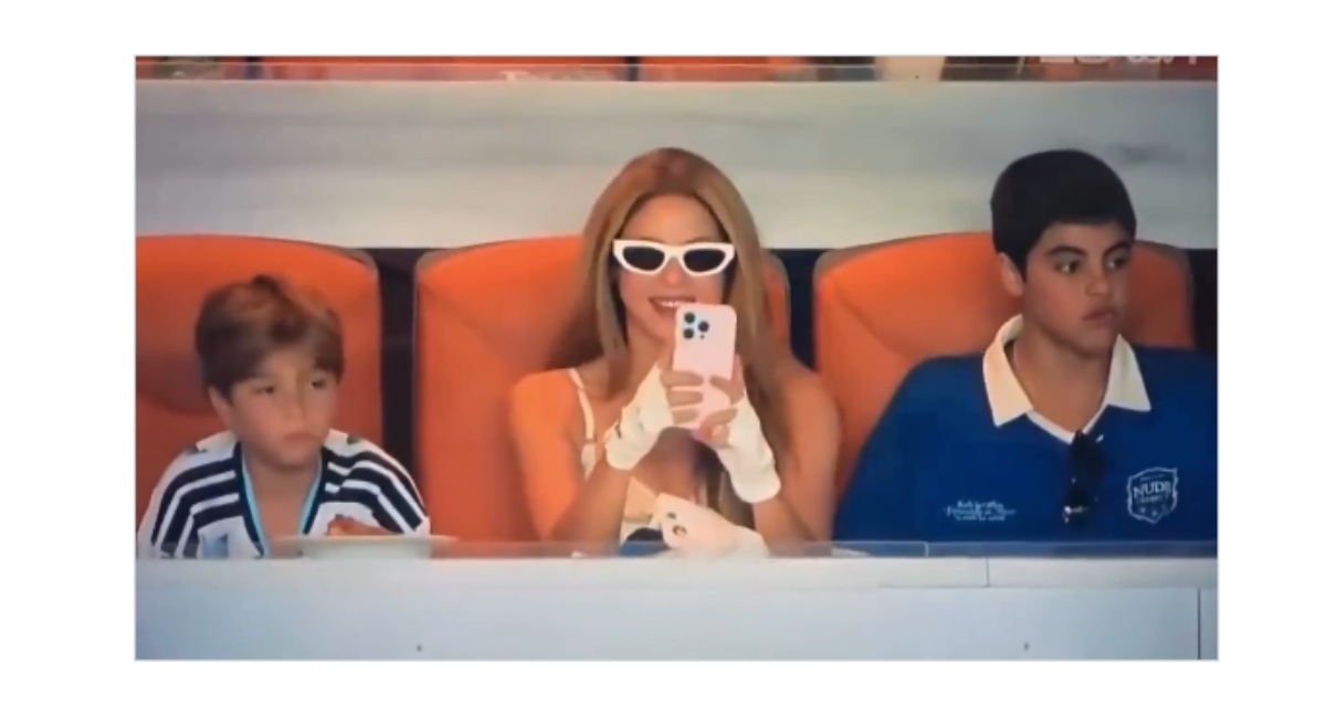 Shakira junto a sus hijos apoyando a Argentina en el Mundial