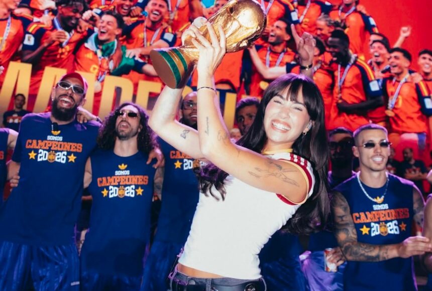 Aitana Celebrates Spain's World Cup Qualification as Fans Sing 'Superestrella'