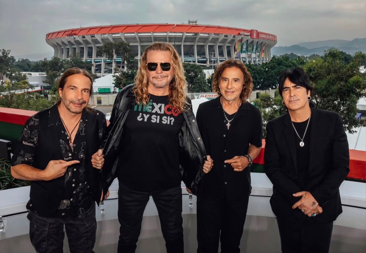 Maná performs 