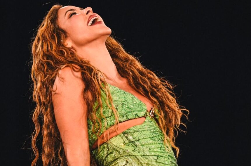 Shakira wraps up the U.S. leg of her "Las Mujeres Ya No Lloran World Tour"
