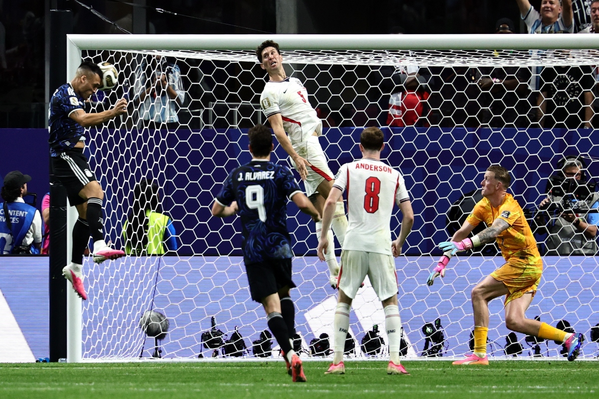 Messi acerca a Argentina a otra estrella
