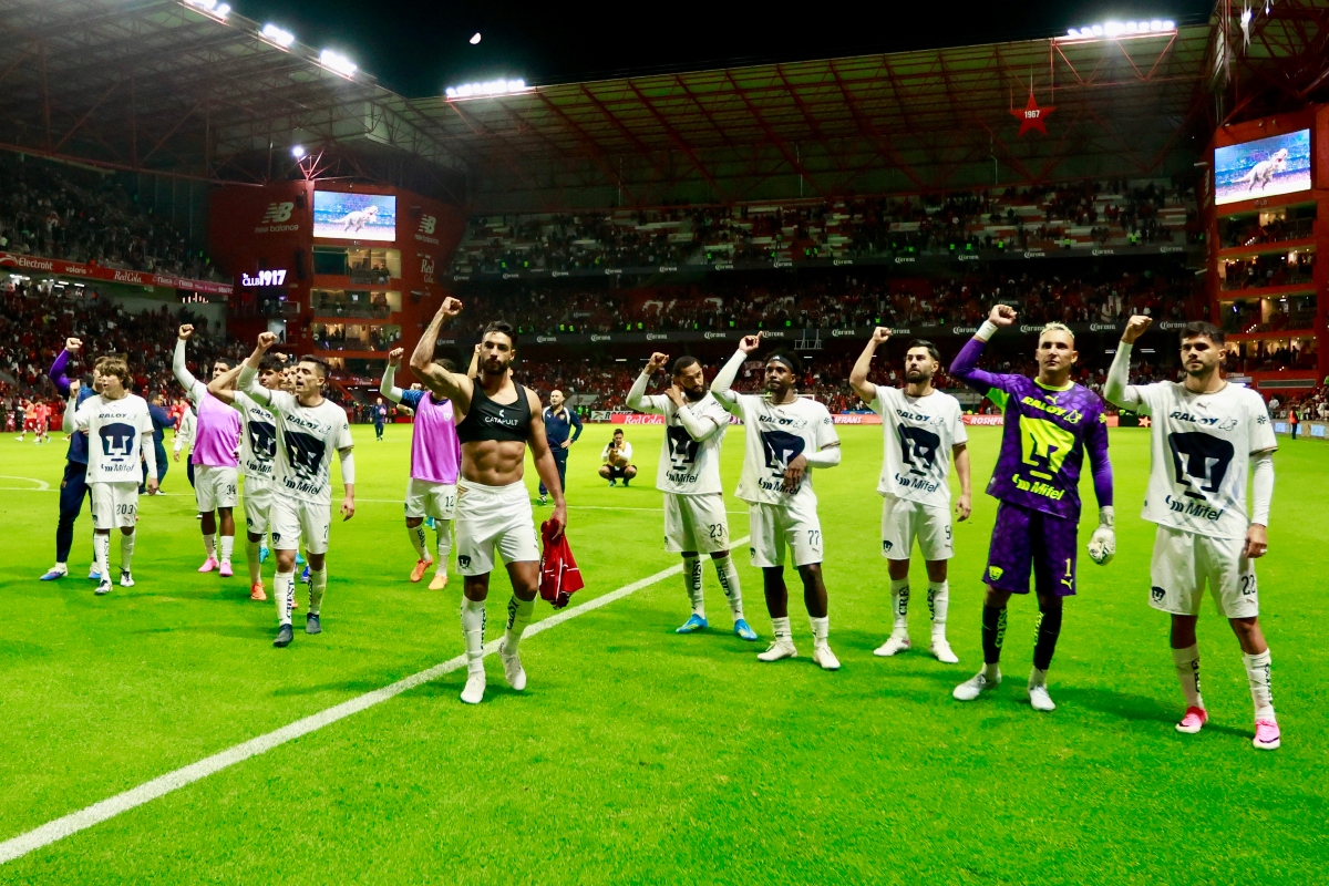 Pumas remonta y sorprende al campeón Toluca